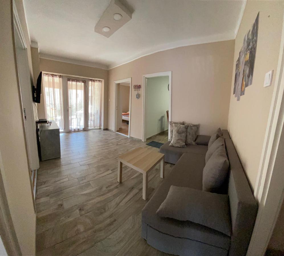 Edina Apartman Balatonlelle Exterior foto